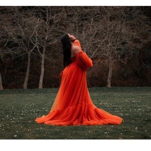 Women’s custom Maternity Photo Gown